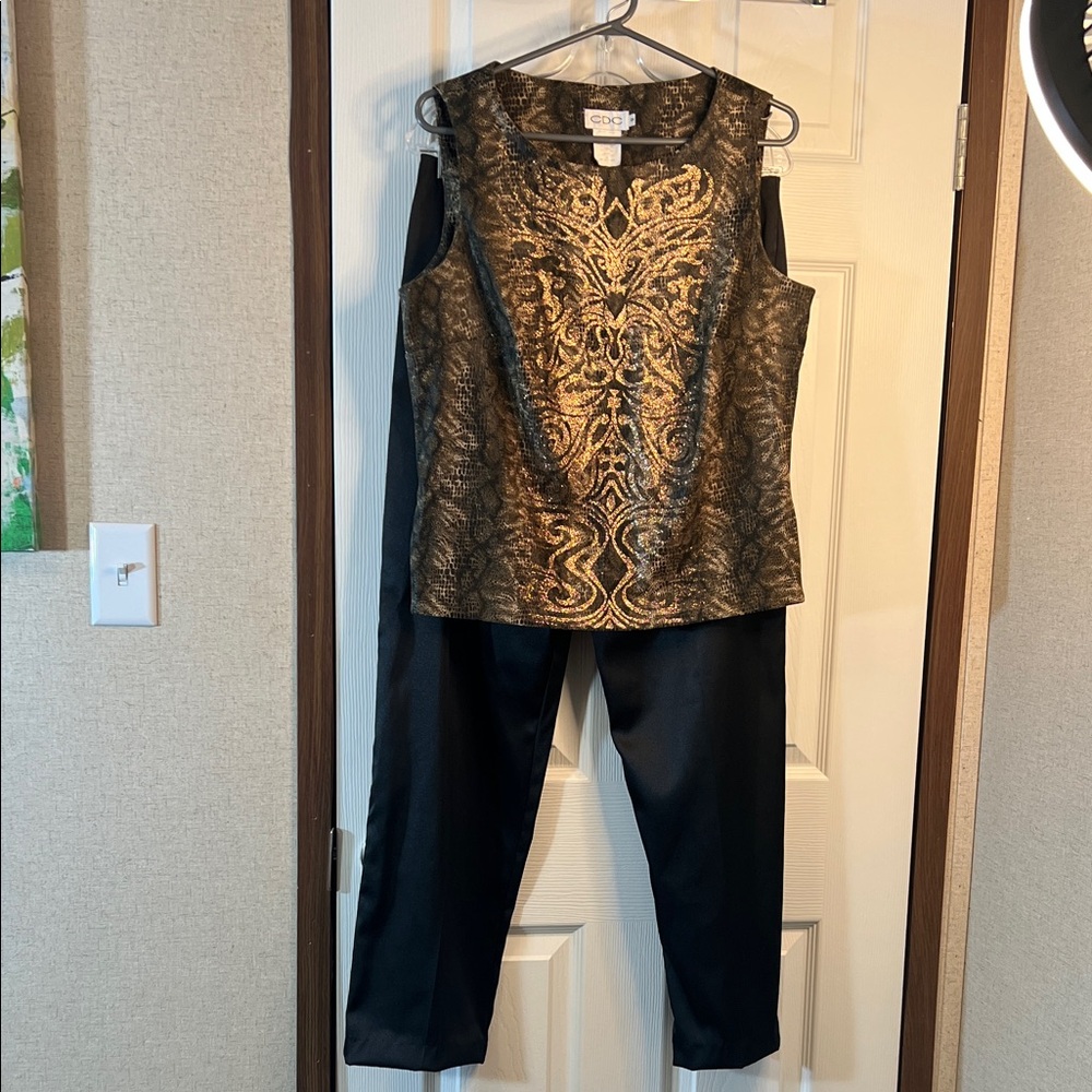 Cdc Black and Gold Sleeveless Jumpsuit